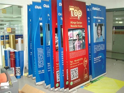 易拉宝价格分析及加强型厂家直销优势